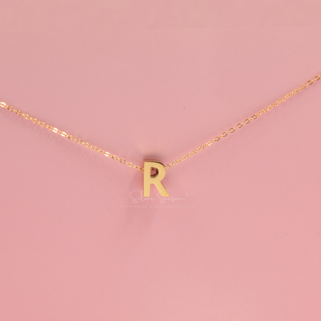 Collar Letra Mini Gold