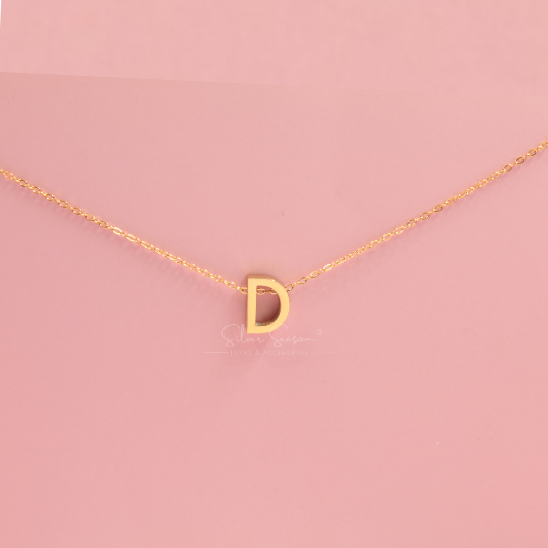 Collar Letra Mini Gold